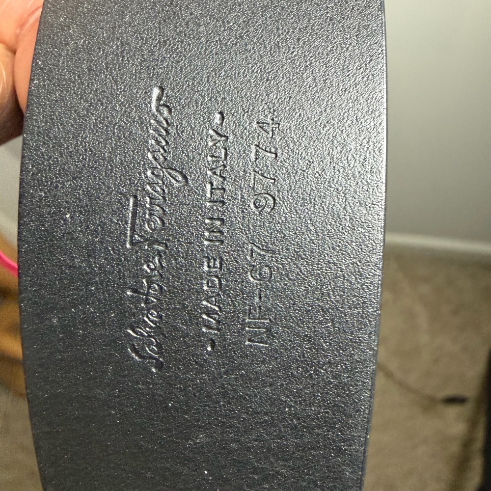 Salvatore Ferragamo Black Belt with Gold Buckle - Picture 5 of 5
